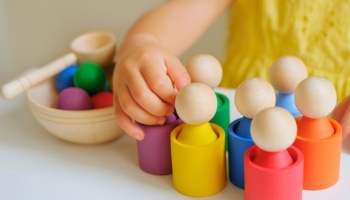 Come scegliere giocattoli naturali davvero sicuri per i tuoi bambini