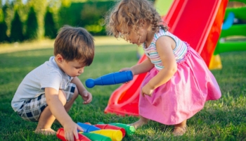 Gioco libero al nido: come organizzarlo in sicurezza
